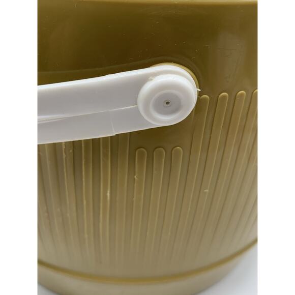 Vtg 4 Qt INSULATED Ice Bucket w/ Lid Bee Plastics Harvest Gold Cook Out Picnic - Picture 3 of 8